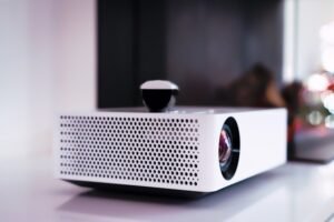 technology reviews and drone reviews with Projector review